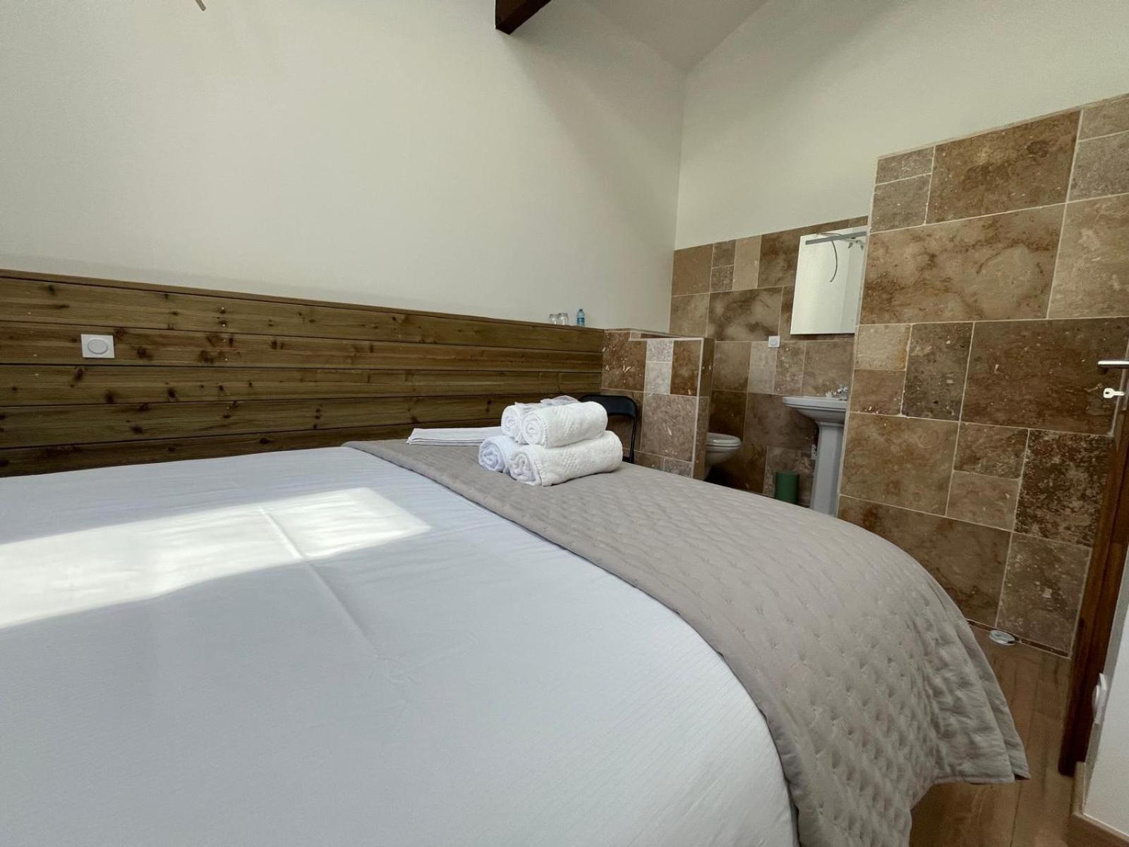Hotel Fantastic Petit Beauval Saint-Sulpice-et-Cameyrac Exterior foto